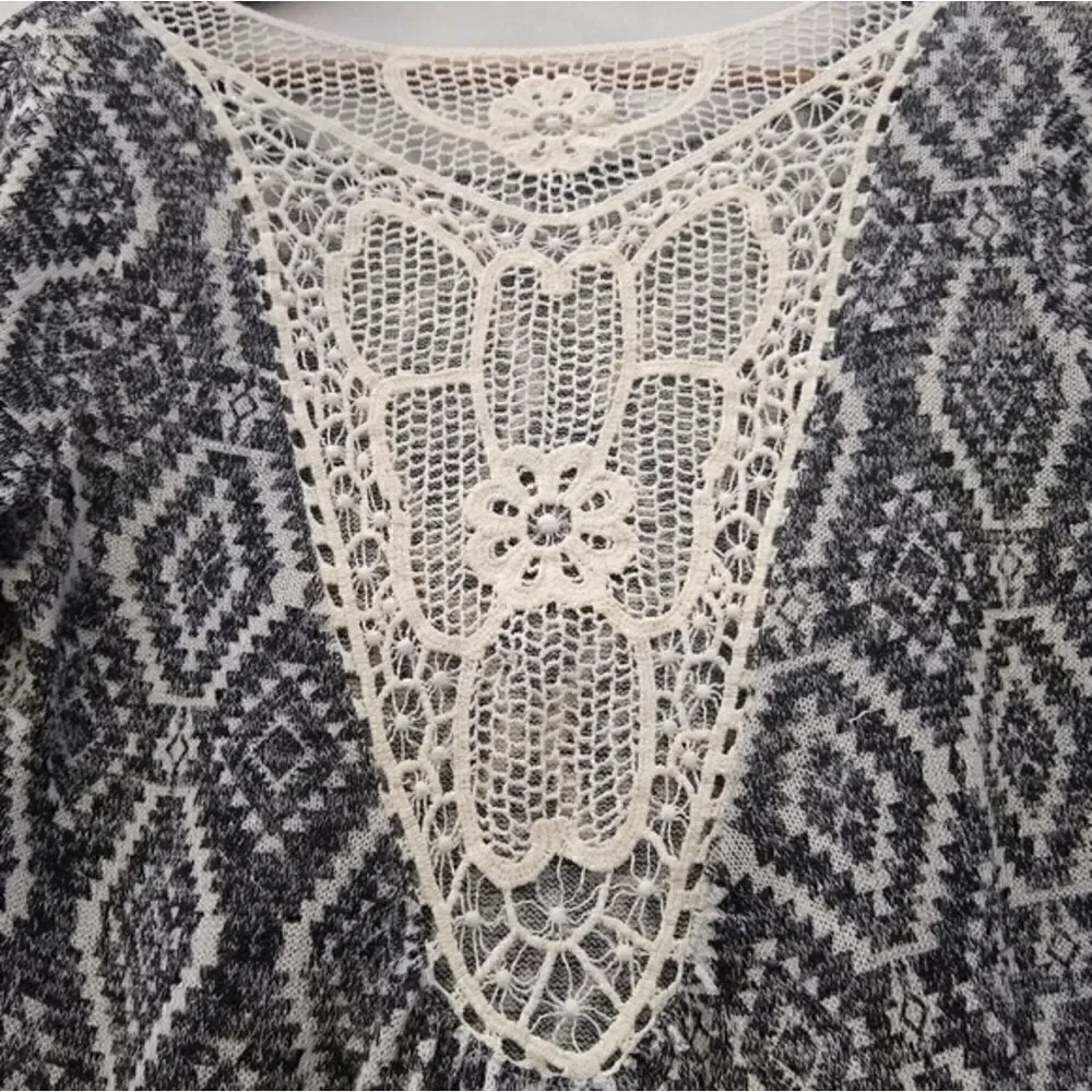 Aeropostale sweater/shirt   - Picture 4 of 4